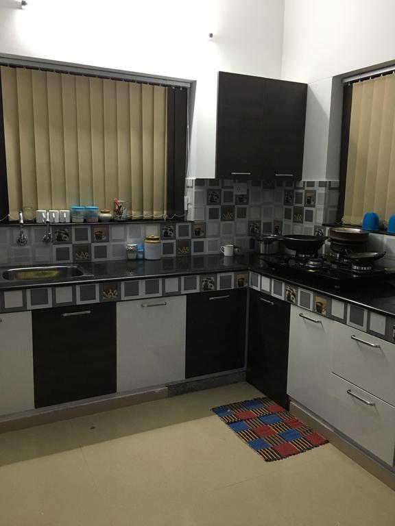 Rams Guest House Near Lulu Mall トリバンドラム エクステリア 写真