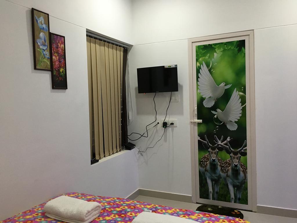 Rams Guest House Near Lulu Mall トリバンドラム エクステリア 写真