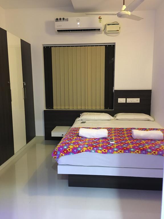Rams Guest House Near Lulu Mall トリバンドラム エクステリア 写真