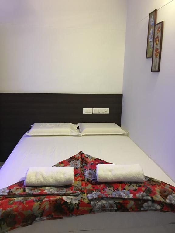 Rams Guest House Near Lulu Mall トリバンドラム エクステリア 写真