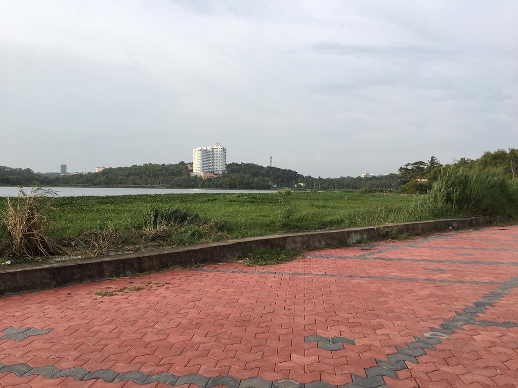 Rams Guest House Near Lulu Mall トリバンドラム エクステリア 写真